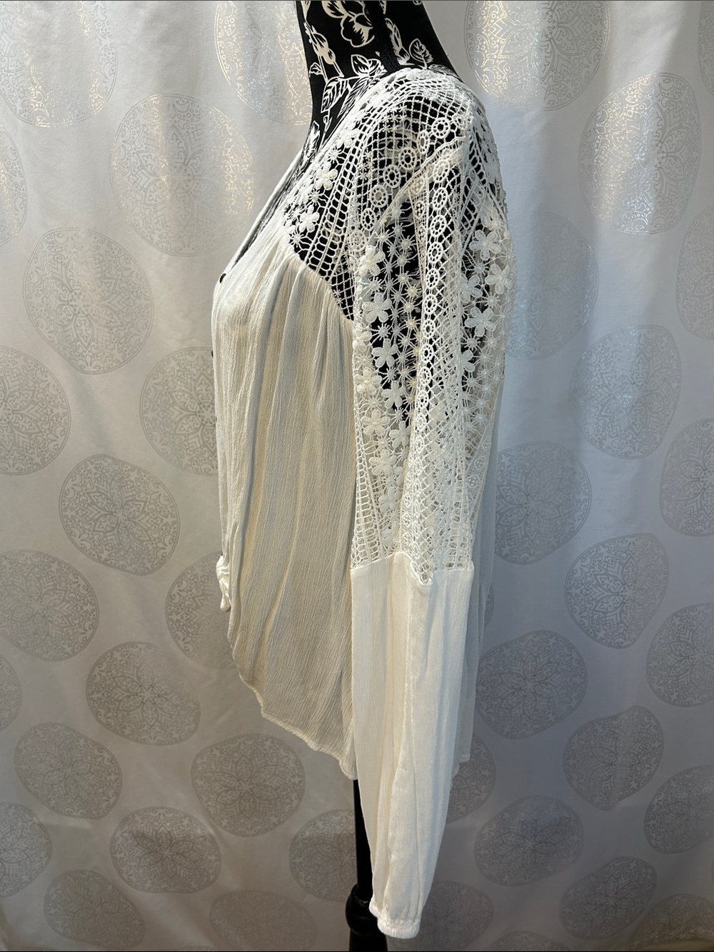 The Buckle Daytrip White Lace Detail Button Front Tie Boho Top Women Large L - Picture 2 of 9